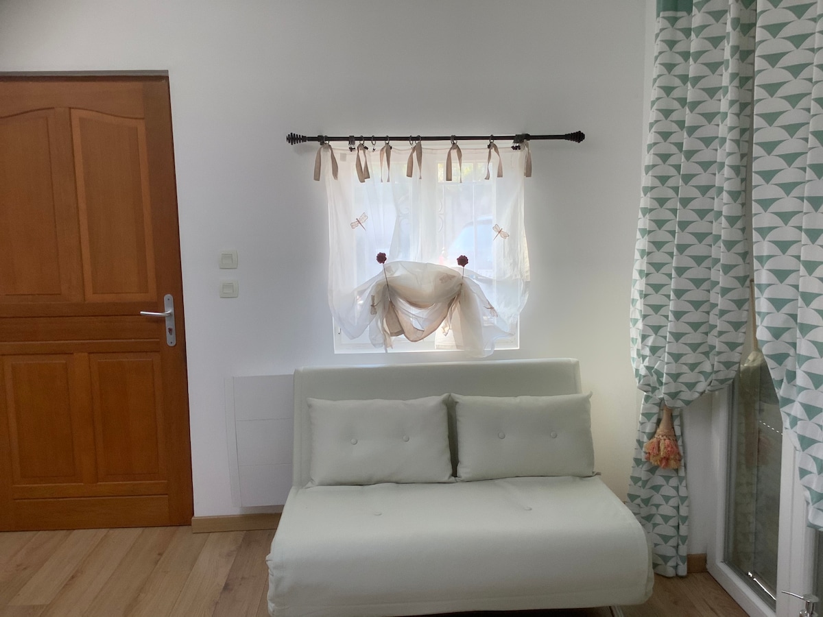 Proprietà Airbnb di successo: Small Camus House a Saint Maur Des Fossés