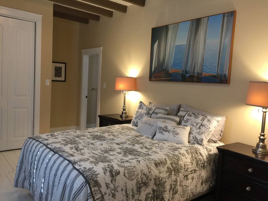 Spacious private room with ensuite