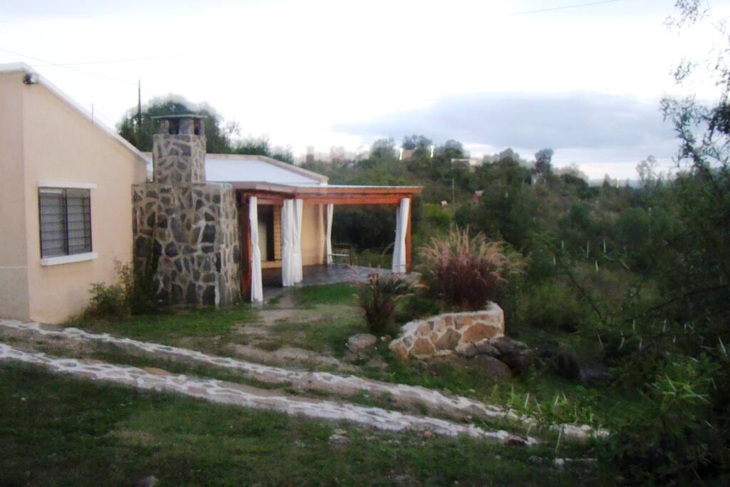 Casa principal con galería y vista excepcional a 4 cordones montañosos