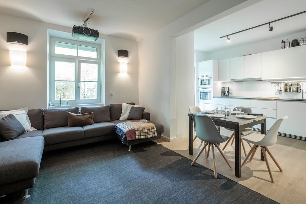 Kitchen / Dining Area