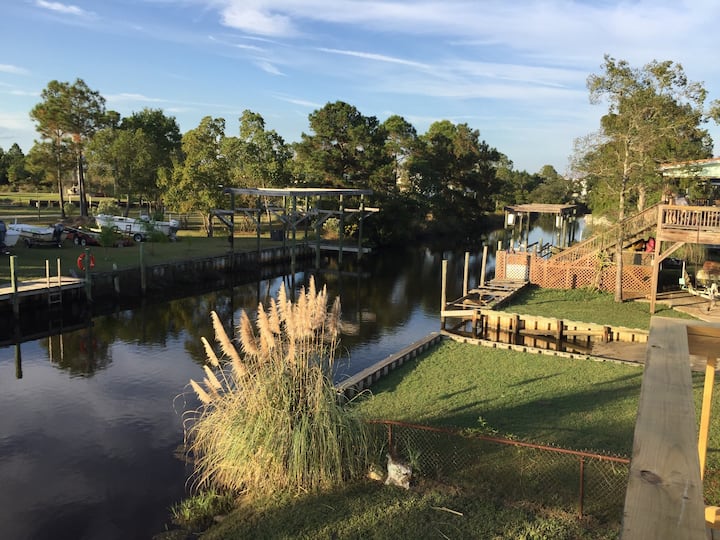 'FishOn' waterfront hideaway Cottages for Rent in Bay Saint Louis