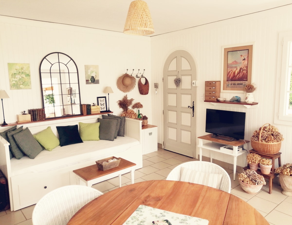 Successful Airbnb property: Guesthouse and garden with sea view in Pléneuf Val André