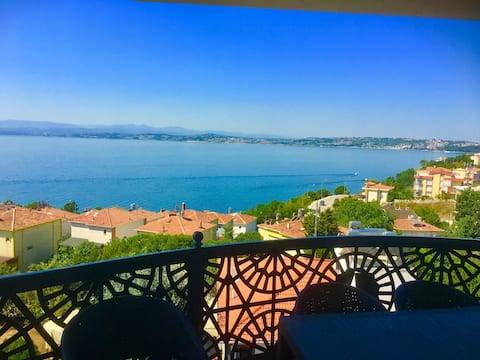Apartment No. 7 with Balcony and Spectacular Sea View