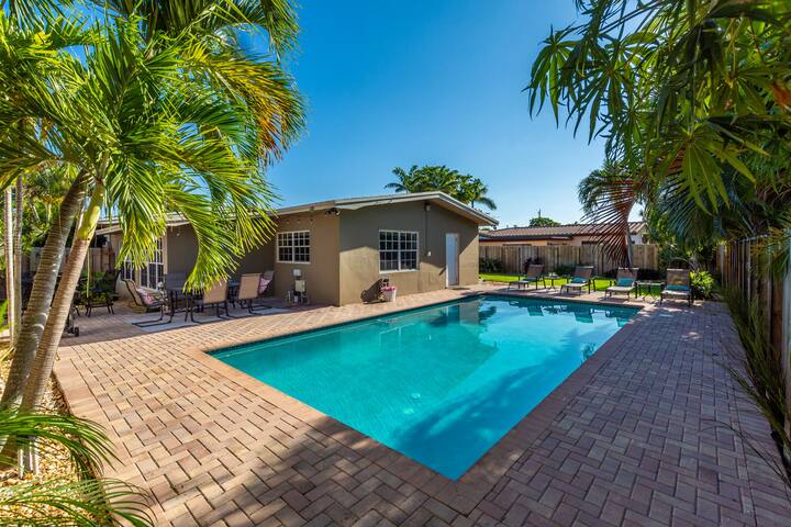 Cozy Seaward Shores! Walk to Beach!