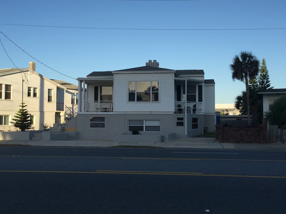 A1A Frontage (2-3 Parking Spots out front)