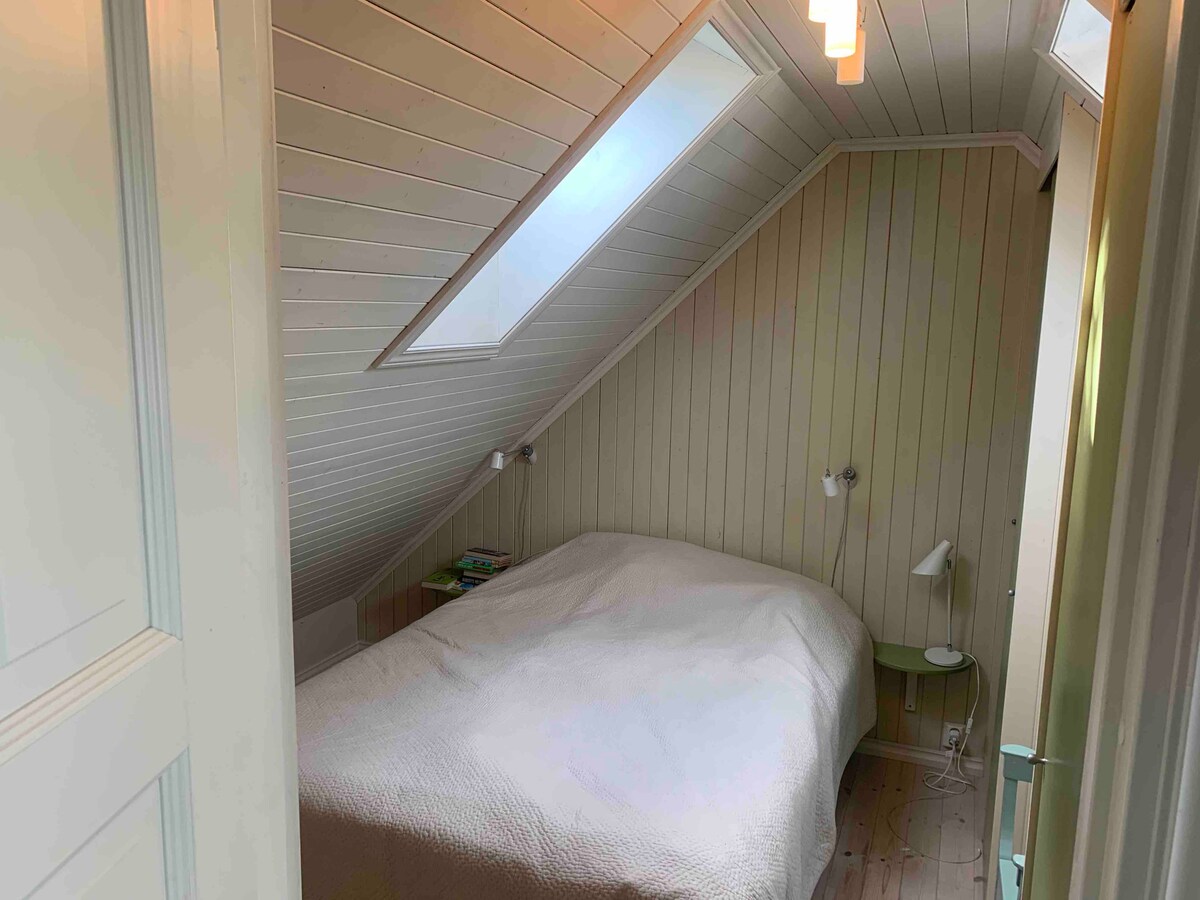 Spálňa s manželskou posteľou