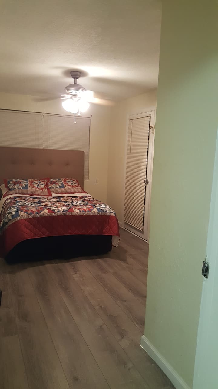 Bedroom 4, Full size