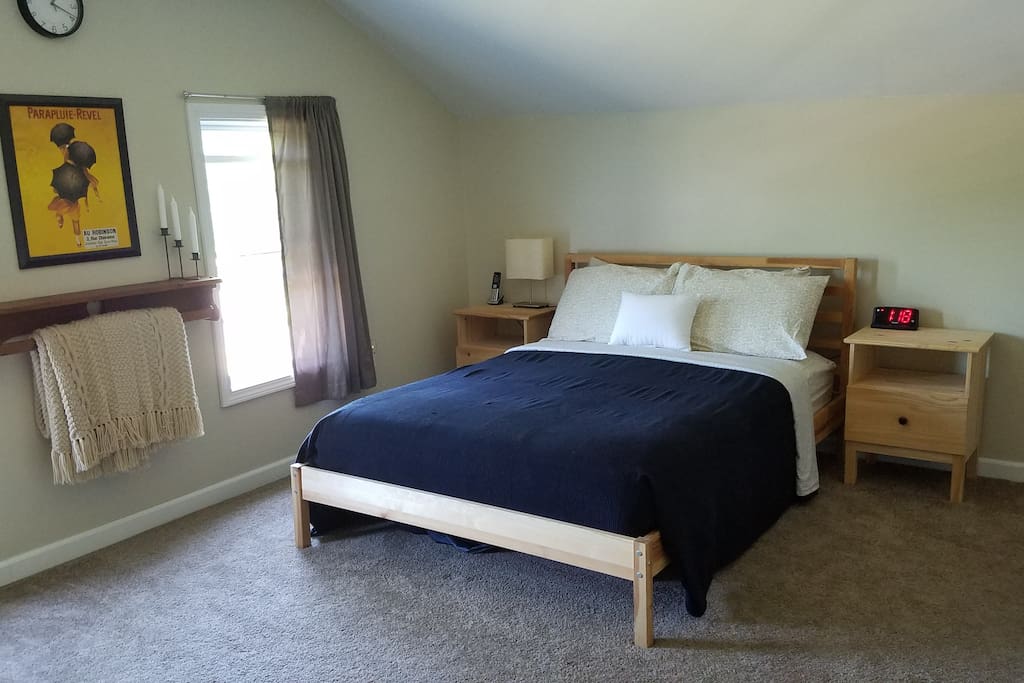 Private guest bedroom