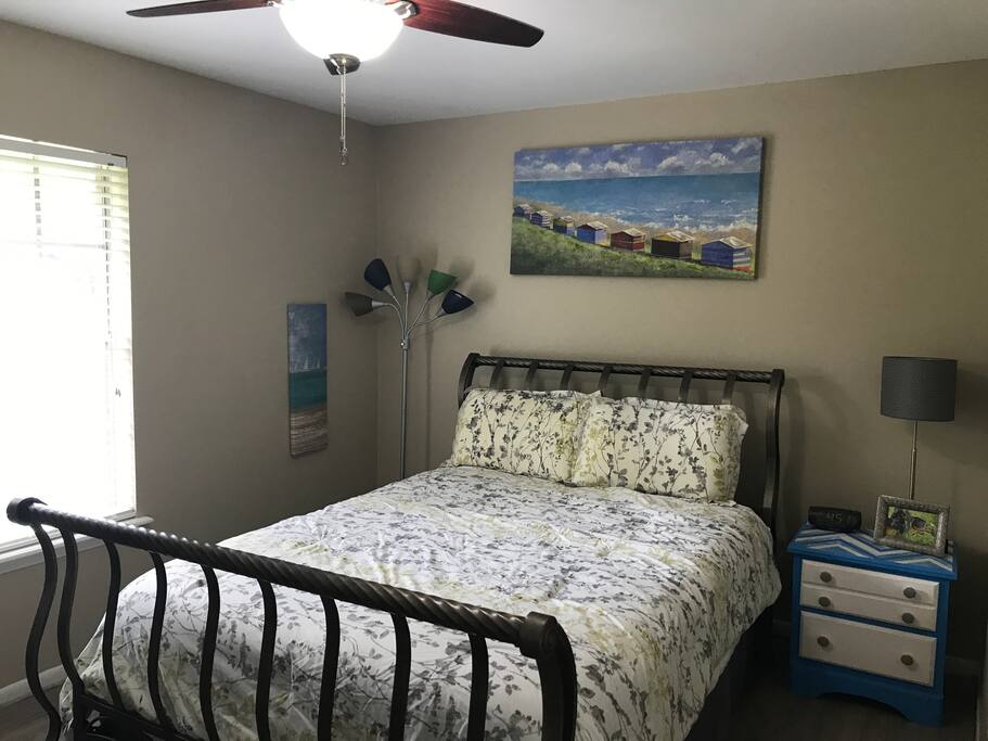 Guest Bedroom with Queen Bed