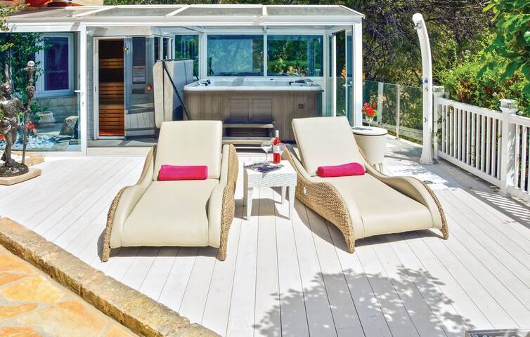 Luxury Family Villa in South West Mallorca gallery image 3