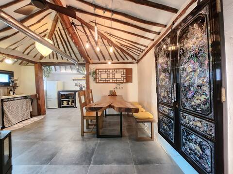 [Namane Nonsan] Beautiful Hanok Village, One day team, Spacious yard, Luxury barbecue & fire pit