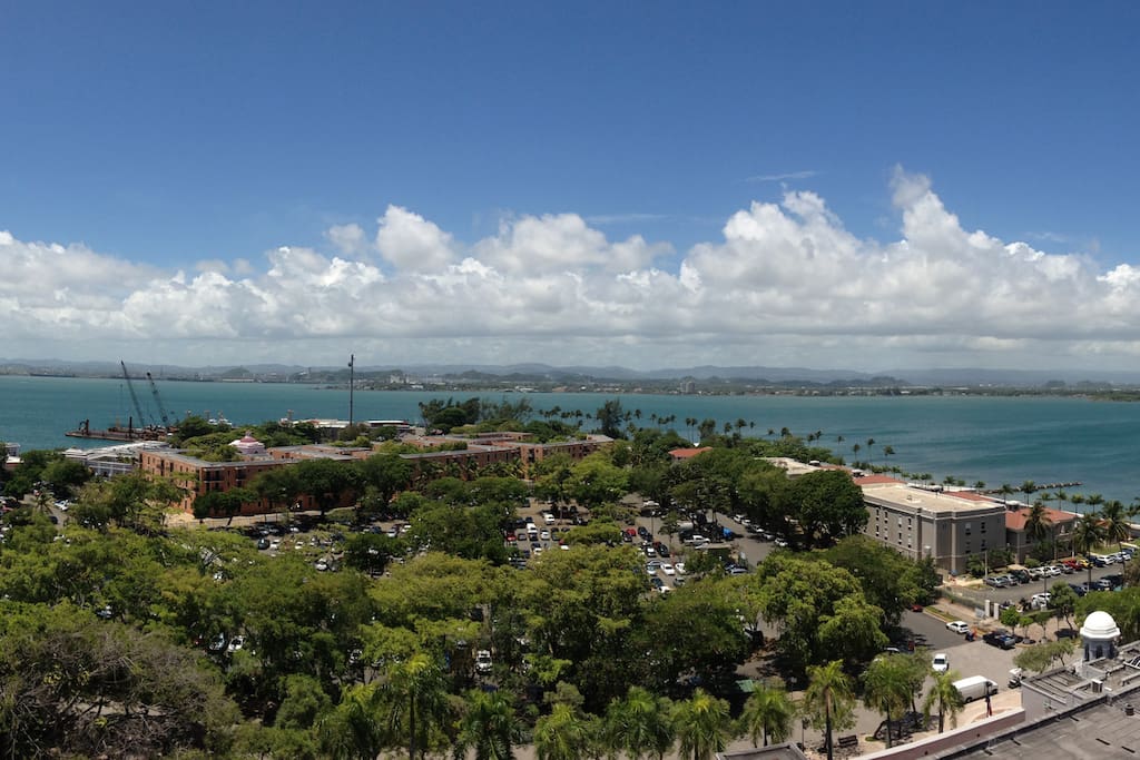 VISTA DEL PUERTO Y BAHÍA DE SAN JUAN