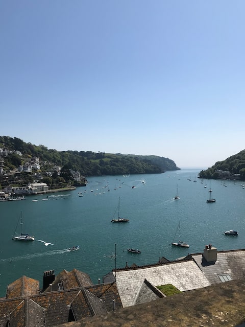 Popular Airbnb listing: ‘Chart Loft’ with beautiful river views, parking. in Dartmouth
