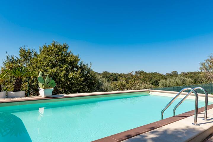 Charming Trulli with Pool for 8 people in Monopoli gallery image 2