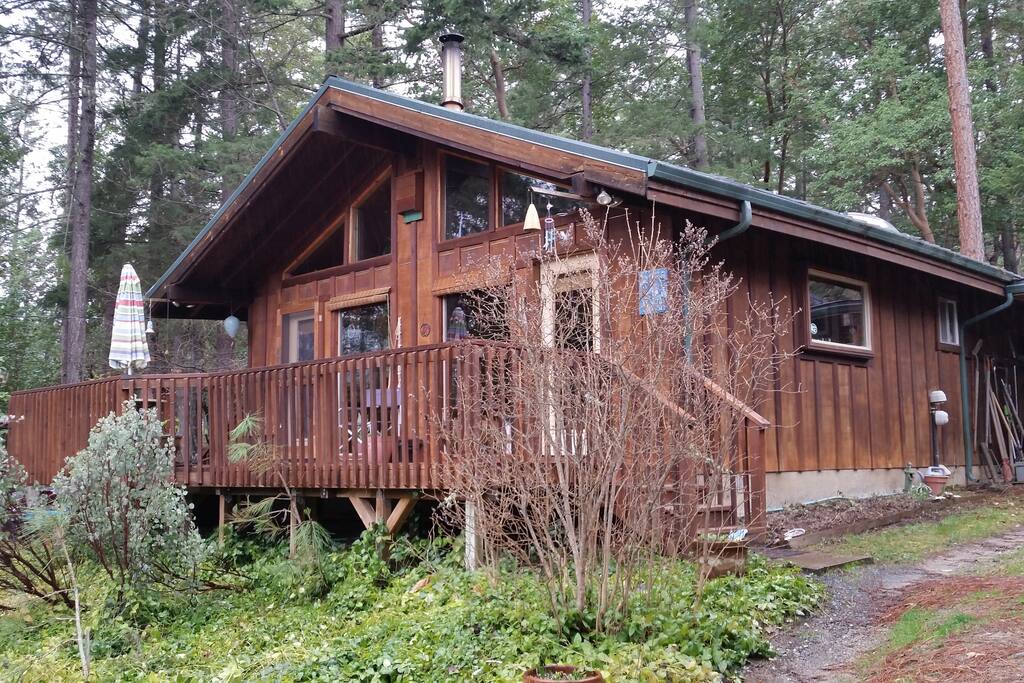 Cabin in Upper Applegate Woods Cabins for Rent in Jacksonville