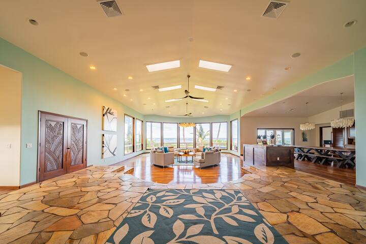 Beach Front Lux Home Sleeps 18, AC, Hot Tub gallery image 4