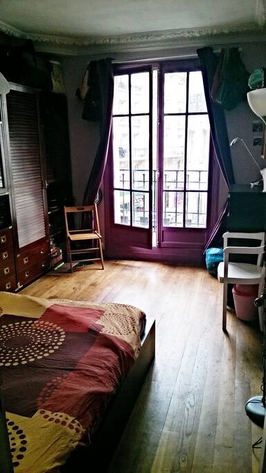 Bed room