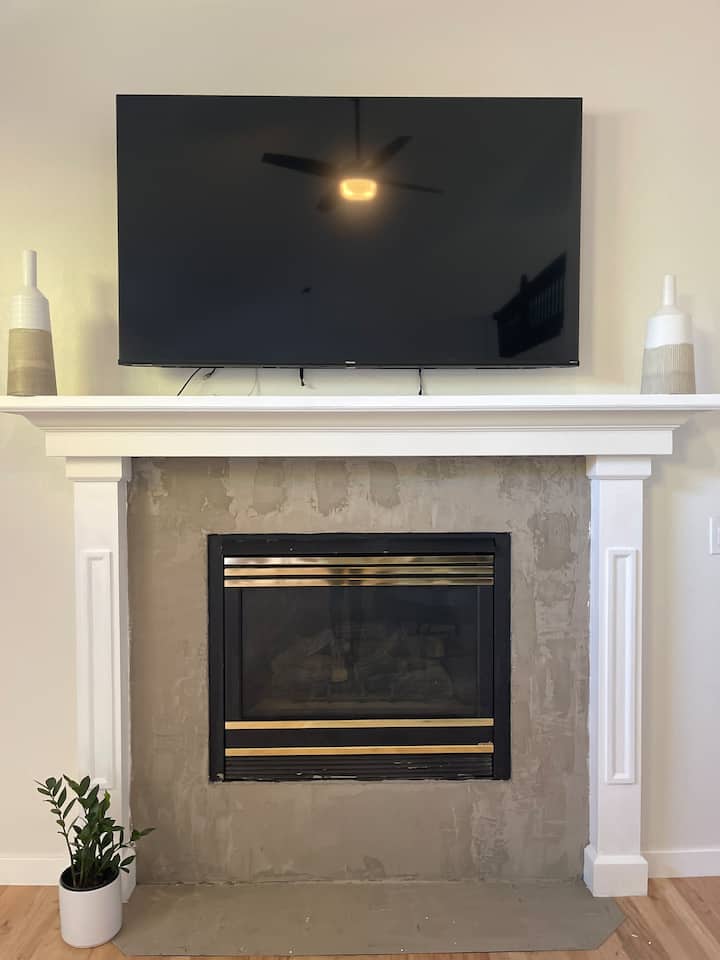Lux 4100 Sq Ft Home In Greeley- Free Early Ck In - Greeley, CO