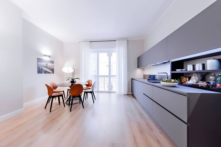 Milano Manzoni-MonteNapoleone VP103 C (CIM-01046) gallery image 4