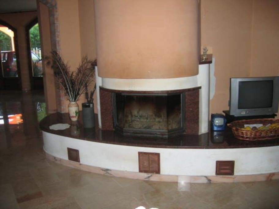 Sala Angolo camino_Fireplace