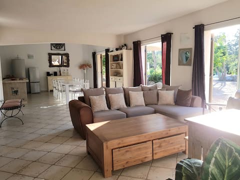 Popular Airbnb listing: Maquis beach heated pool, sandy beach 900 m in Zonza