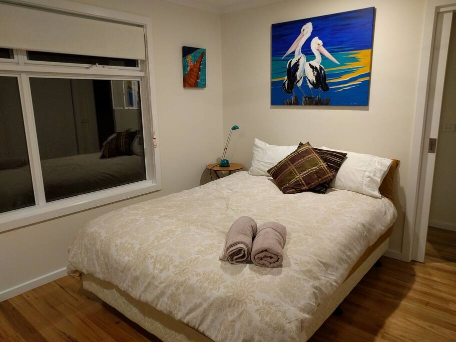 Queen bed,very comfy