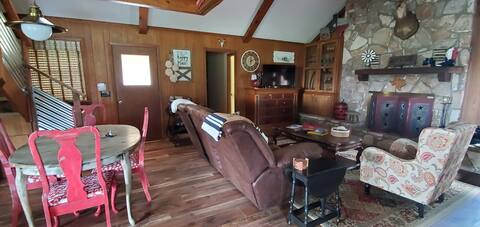 Top Airbnb: Rustic Private House w/ hilltop view & stone patio in Ingram