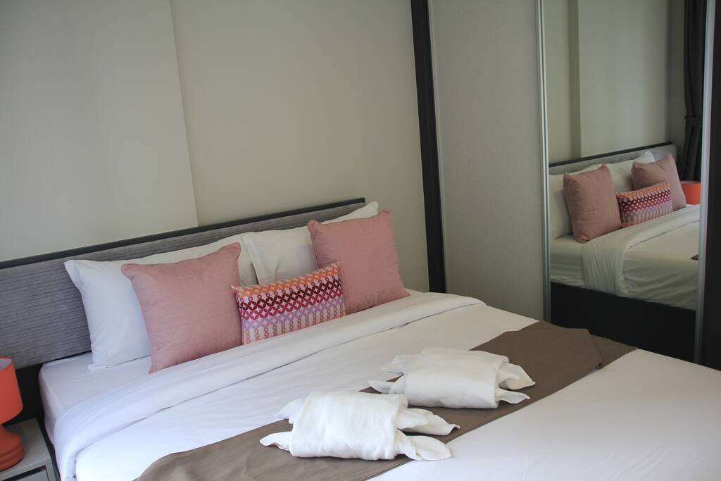 Bedroom with sea view