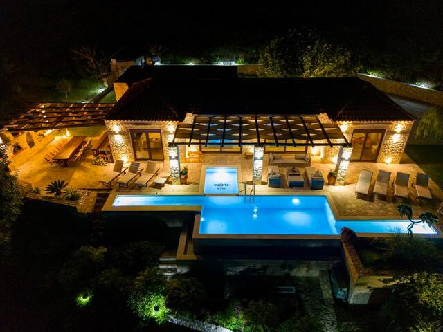 Villa Elena Chania – Explore Nature near a Luxurious Stone Villa with a Garden