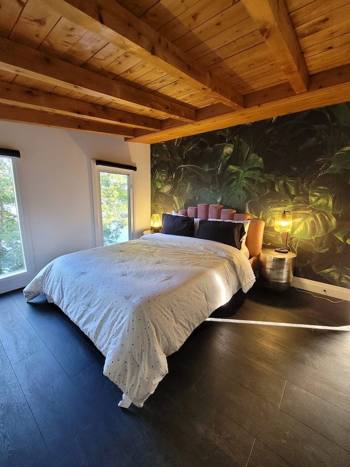 East view (4th bedroom)