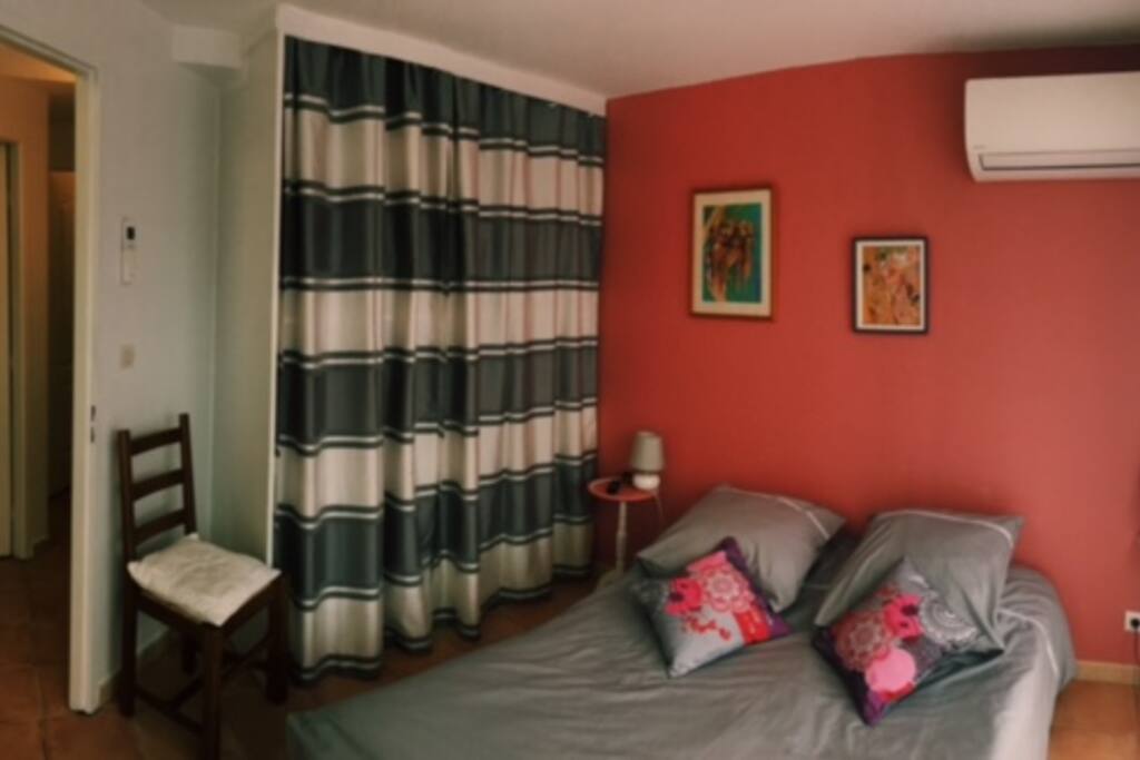 Chambre 1 - climatisation - lit double