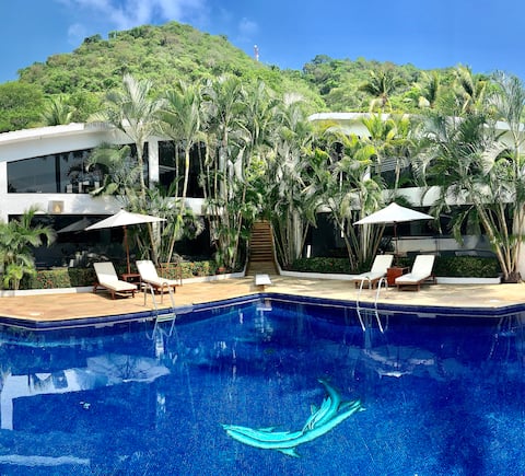 SPECTACULAR VILLA, POOL AND BEAUTIFUL GARDENS