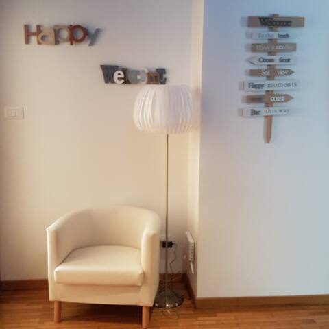 Spacious apart next to TRAIN STATION with PARKING gallery image 2