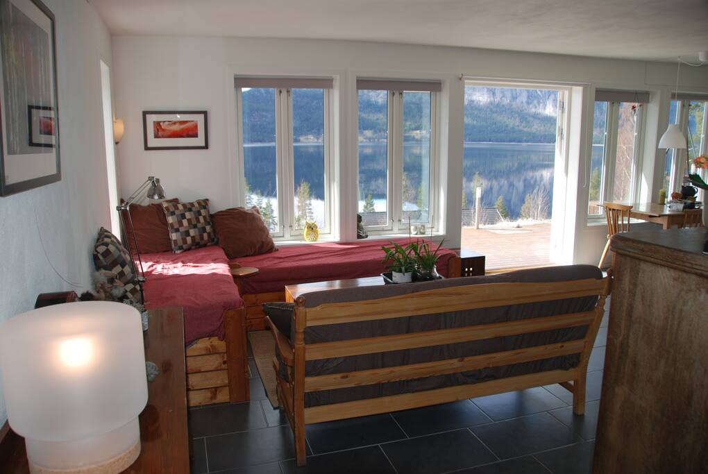 Living room has a nice view over Fyresvatn and a big terrace