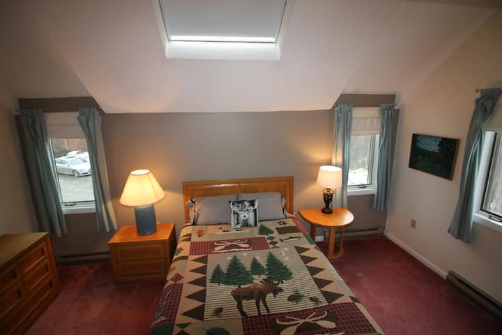 Dormitorio principal en el segundo piso