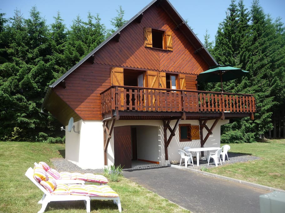 chalet besse en Auvergne rando lacs vtt ski nature - Chalets à louer à