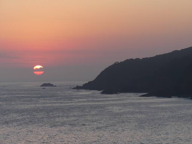 Forster- Beachfront Views & Pool -Jewel of the Sea gallery image 2