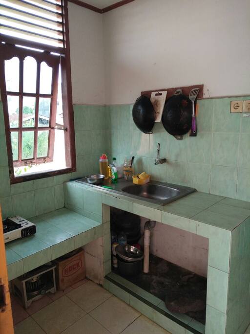 Dapur ada dilantai atas dan bawah