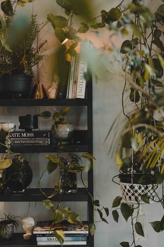 Luxury 2 BDRM Apartment / 2 MIN WALK to GRAND PRIX gallery image 5