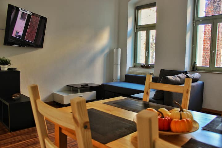 "Helle 2-zimmer Wohnung Direkt In Der Neustadt" - Dresde