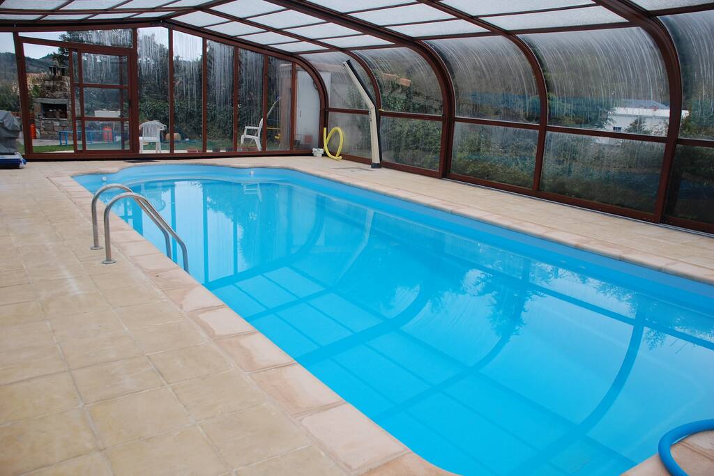 Interior piscina