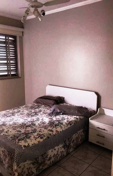 Quarto de casal com bicama em baixo
