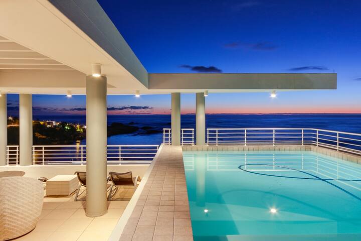 Bali Views~Penthouse with pool opposite the beach gallery image 3