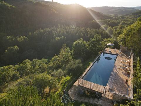 Lovely Stonehouse with Infinity swimming pool