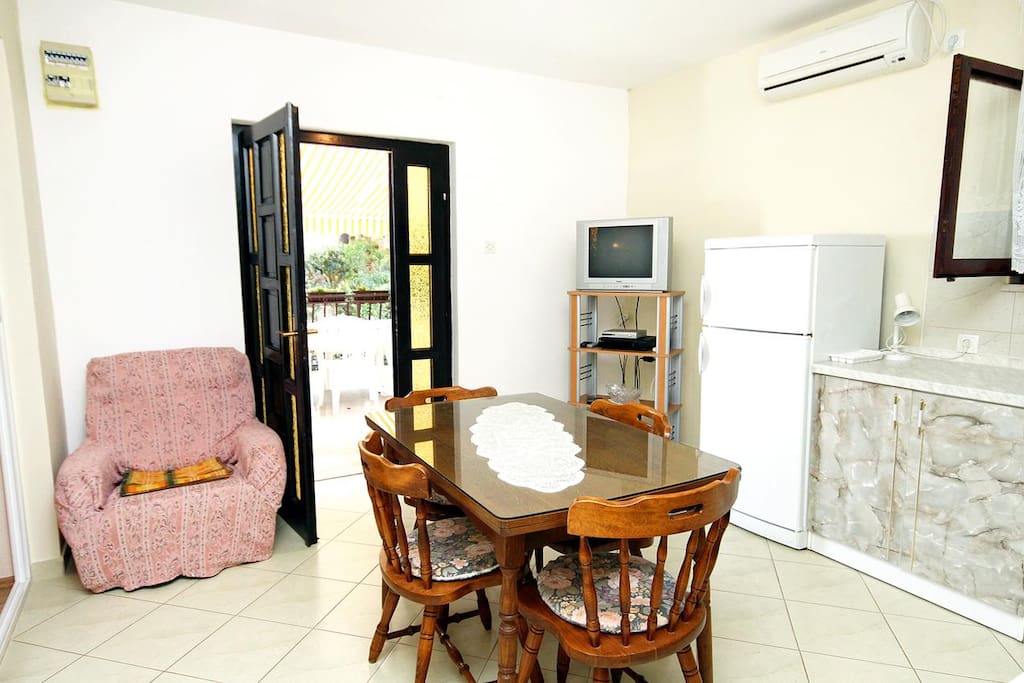 Dining room, Surface: 10 m²