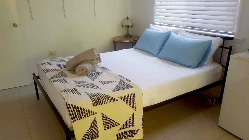 Secret garden queen bedroom 15% DISCOUNT ON TOURS