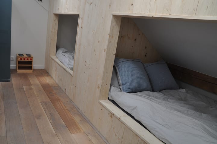 Slaapkamer 5 - vier slaappplaatsen in twee bedstedes van 2.00x1.40