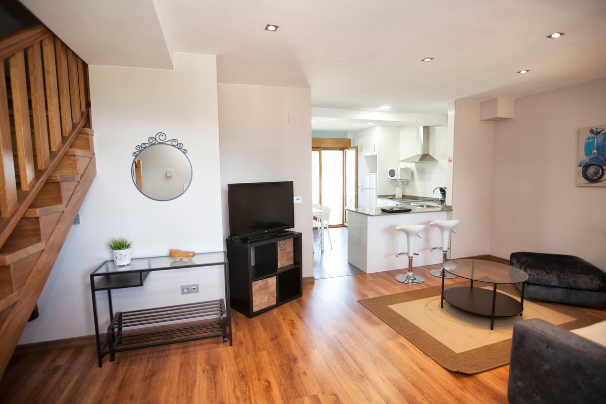 Propiedad de Airbnb exitosa: aptos, CUATROVISTES * Duplex Townhouse 2 bedrooms en Parres