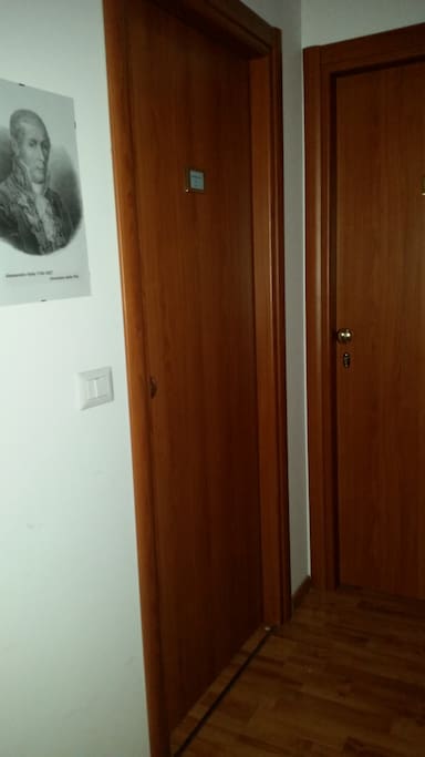 Porta di ingresso in corridoio