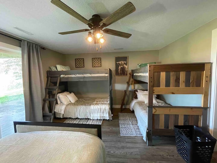 Spálňa na spodnom poschodí 1